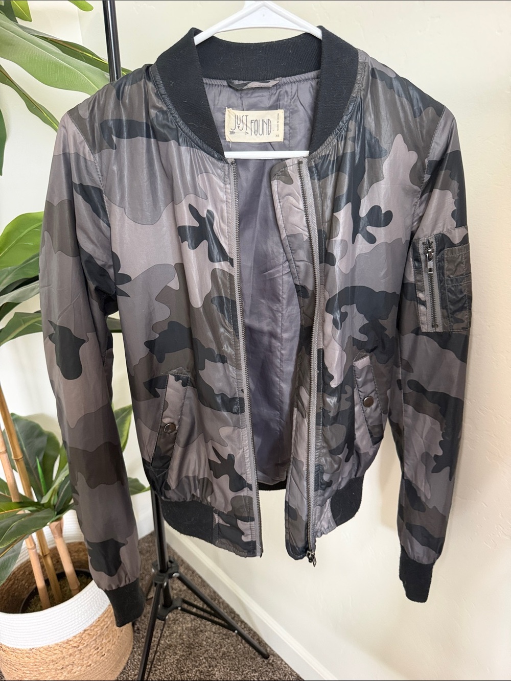 Just Found Women's Gray Camo Bomber Jacket